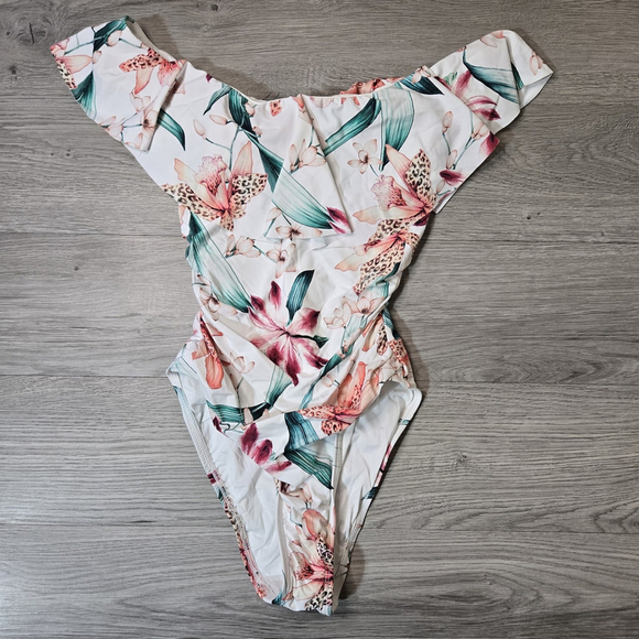 La Blanca Floral Ruffle Off Shoulder One Piece Swimsuit White Size 6 NWT Beach - Picture 2 of 11